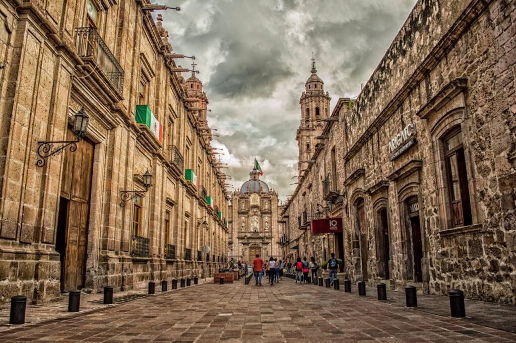 Avoid These 3 Lackluster Historic City Tours in Mexico - Mexico City Generic Hop-On, Hop-Off Bus Tours