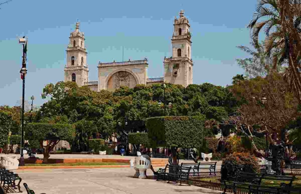 Mérida Cookie-Cutter Colonial City Tours